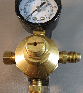 REGULATOR,LOW PRESSURE,CO2,0-100 GAUGE