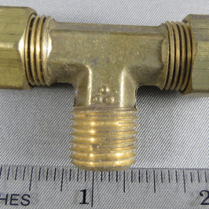 TEE,(2)3/8COMP X 1/4MP(RISE),BRASS