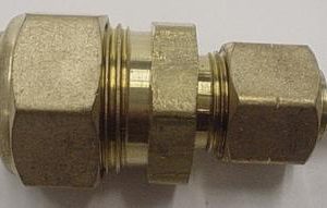 COUPLING,5/8 OD COMP X 3/8 OD COMP W/INSERT,SELF ALIGNING,BRASS