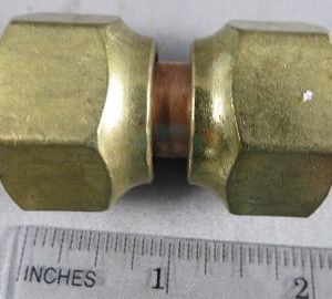 CONNECTOR,SWIVEL,1/2FF X 1/2FF,BRASS