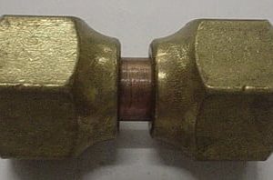 ELBOW 1/4 COMPRESSION X 1/8 MP,BRASS