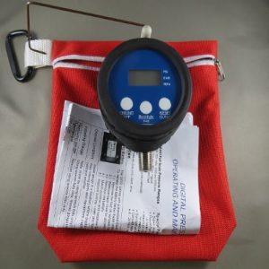 GAUGE,DIGITAL1/4 BM,DISPLAYS PSI/BAR/KGCM2,W/BAG AND HANGER,W/ADAPTER AND MALE QUICK CONNECT
