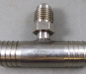 TEE,1/2BRB X 1/2BRB X 1/4 SCHRADER VALVE,SS